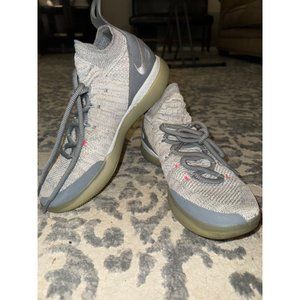 Kevin Durant  KD Zoom 11 cool grey men's‎ 8.5 women 10
